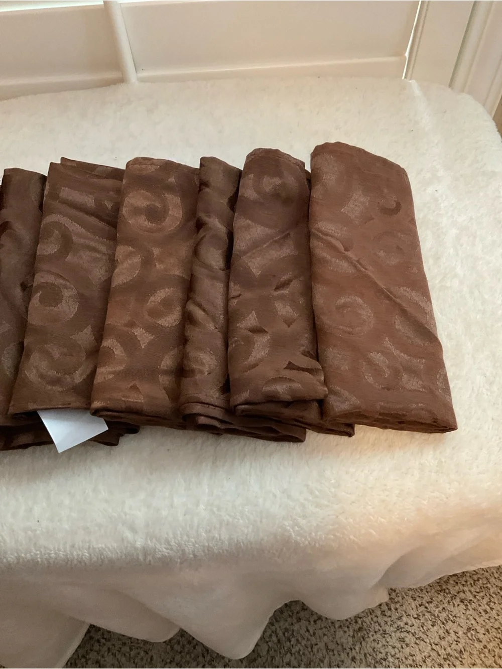 Brown Decorative Swirl Napkin Set - Stylish Table Linen